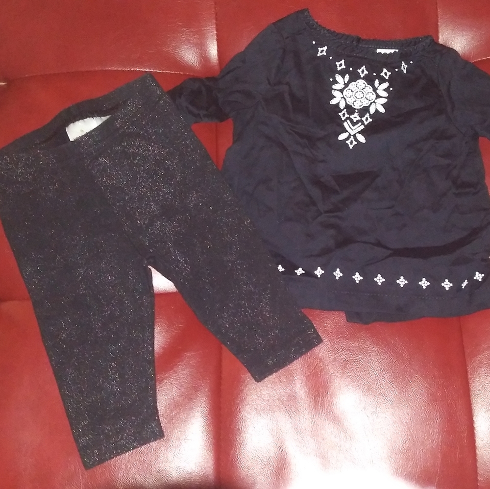 Outfit. Size 6 month. Set of 2.